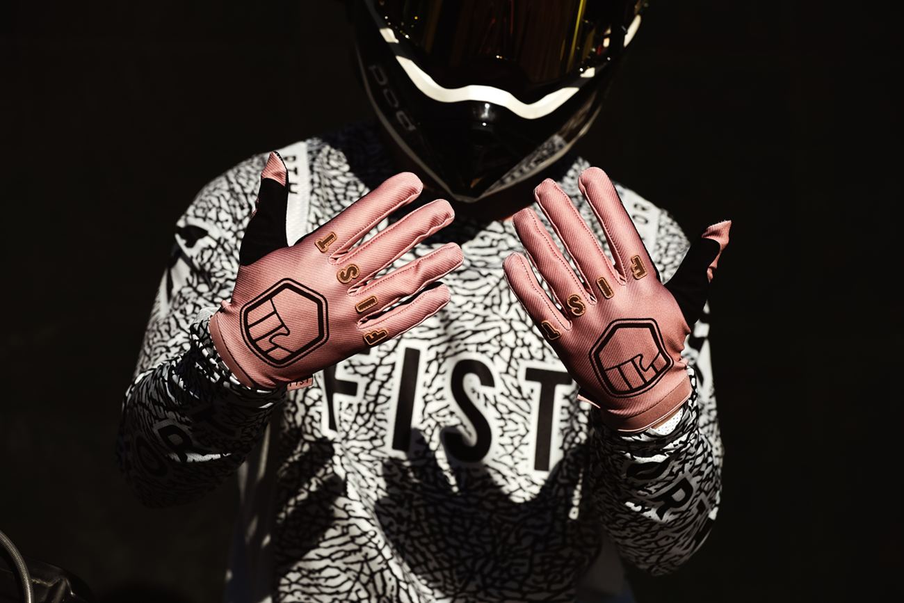 GUANTES FIST HANDWEAR STRAPPED EARTH STOCKER GRAFICO TIERRA