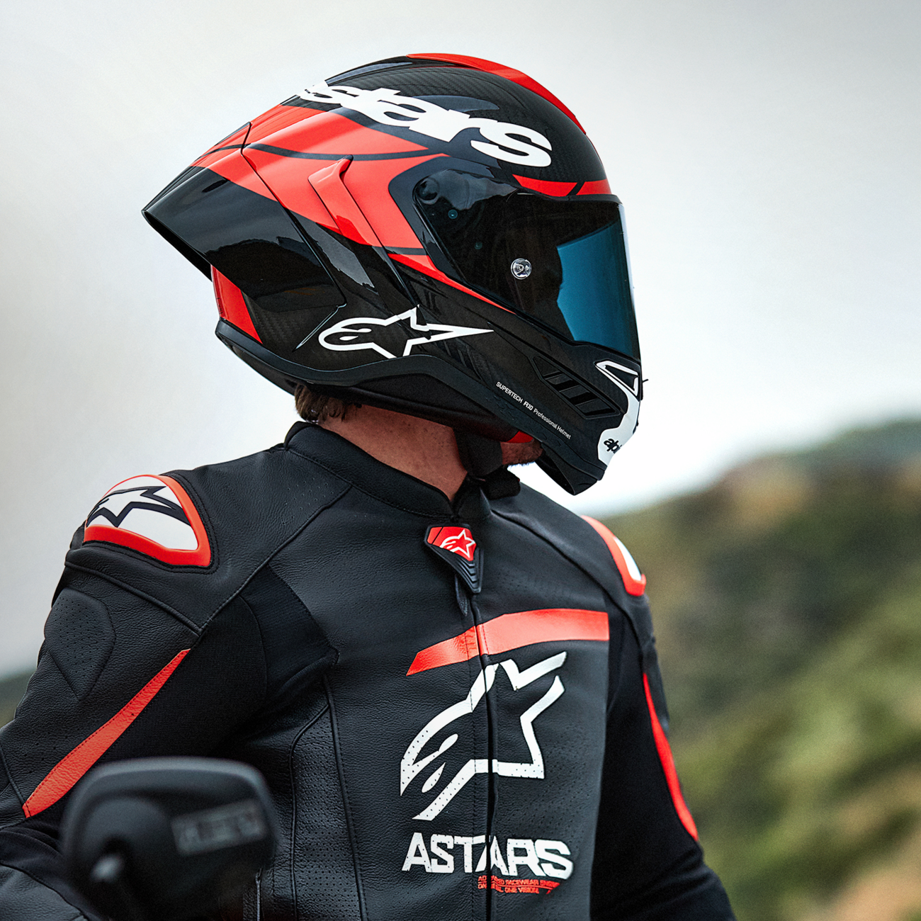 CASCO INTEGRAL ALPINESTARS SUPERTECH R10 ELEMENT CARBONO ROJO/BLANCO