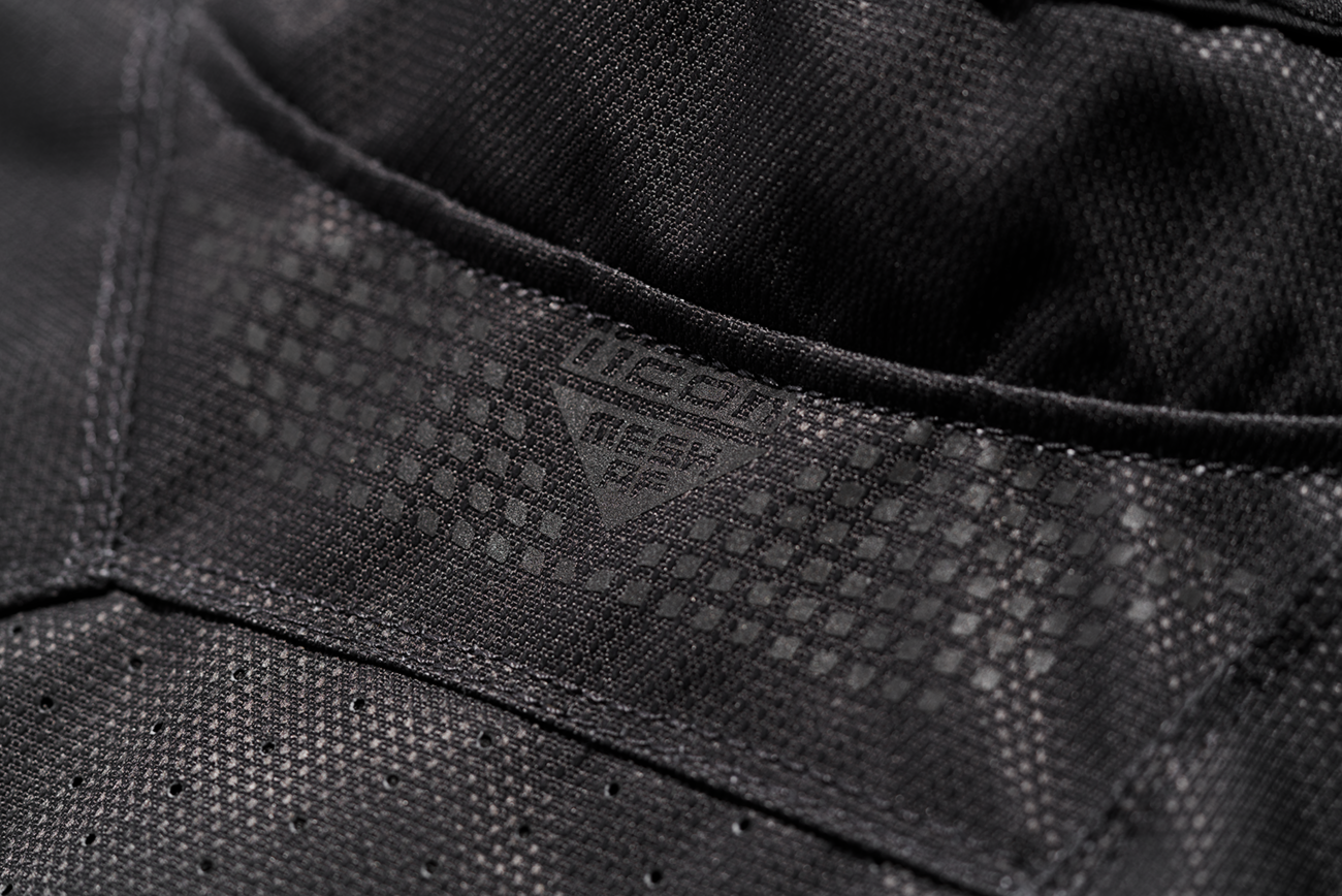 CHAQUETA ICON MESH   AF CE  NEGRO