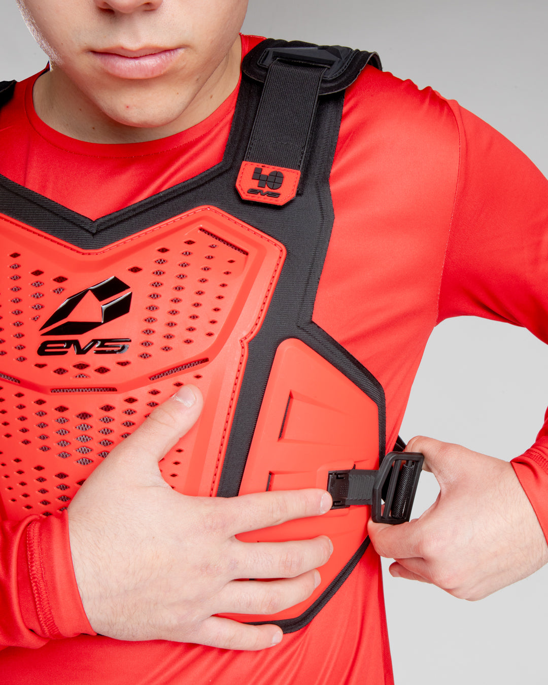 Deflector Roost EVS F1 40º Aniversario: Protección MX Ligera, Ventilación Avanzada