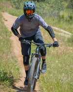 Coderas EVS Sports TP199 MTB: Protección RMF Avanzada, Ajuste Seguro, Alto Rendimiento