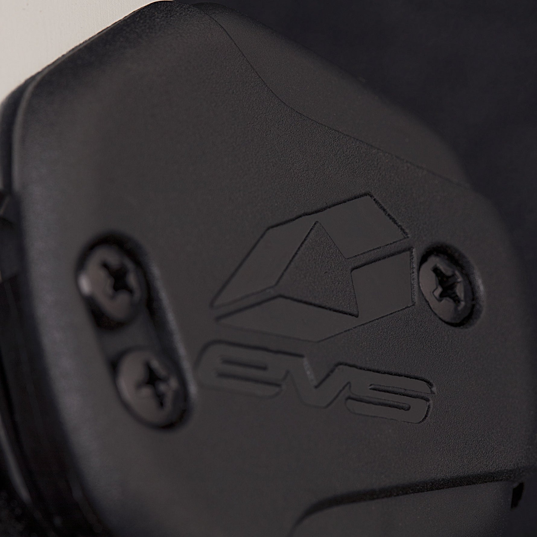 Rodillera Protectora EVS Sports Axis Pro: Soporte Articulado Avanzado Fusión Aluminio Carbono Motocross